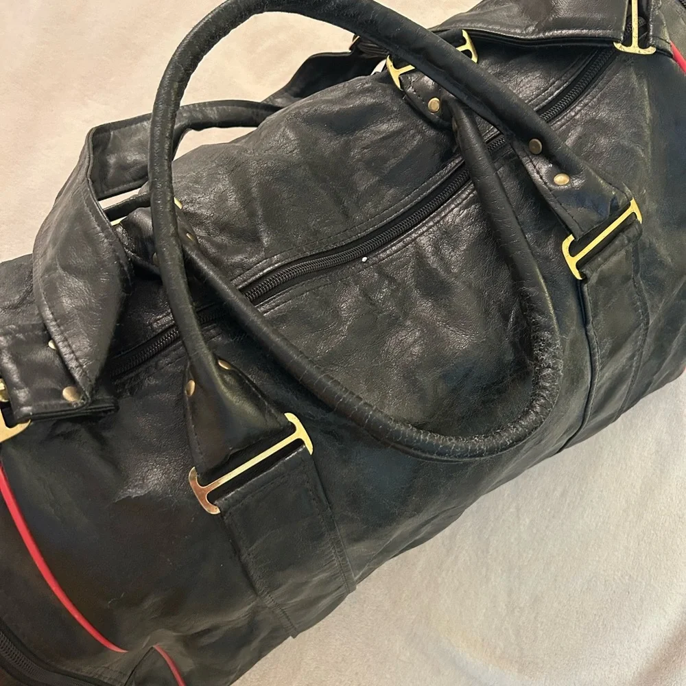 VINTAGE 1989 Du Pont Company Black and Red Duffel Bag